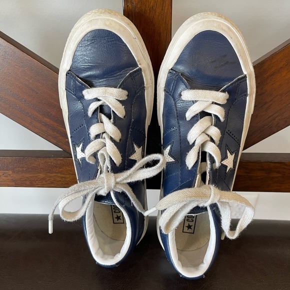 Converse All Star leather Chuck Taylor shoe unisex youth 2.5 - Picture 1 of 14